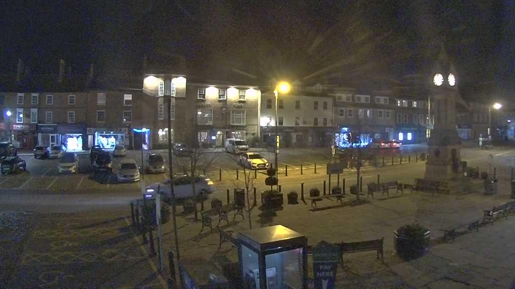 Thirsk webcam overlooking the Market Place