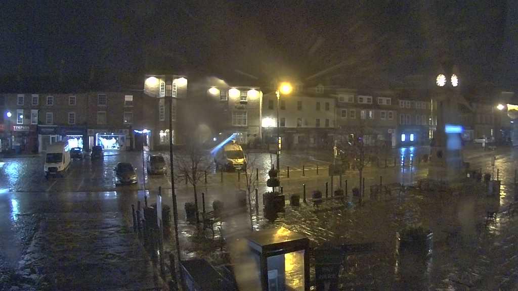 Thirsk webcam overlooking the Market Place