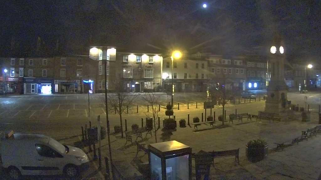Thirsk webcam overlooking the Market Place