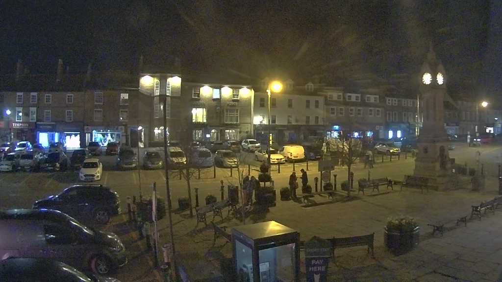 Thirsk webcam overlooking the Market Place