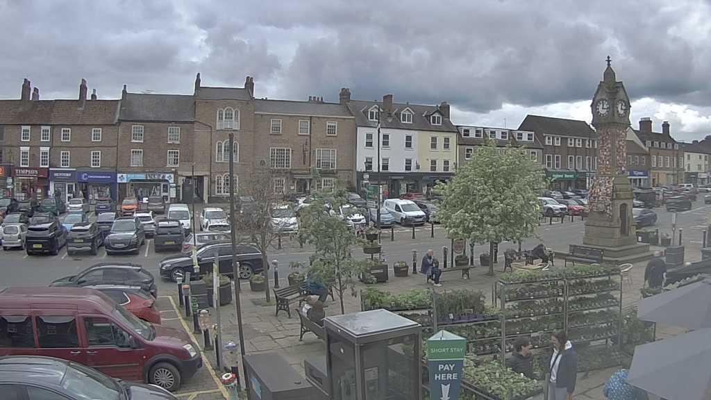 Thirsk webcam overlooking the Market Place